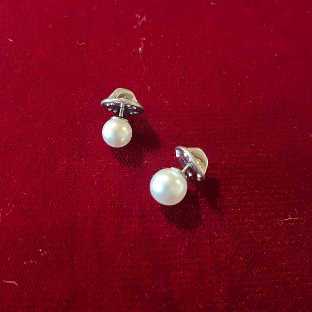 Pearl pins